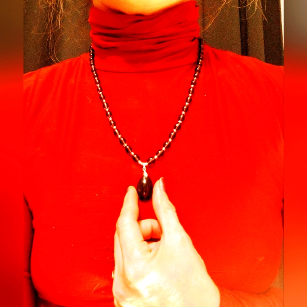 New feminine look Violet Amethyst color Necklace (Never been worn)😘💜
